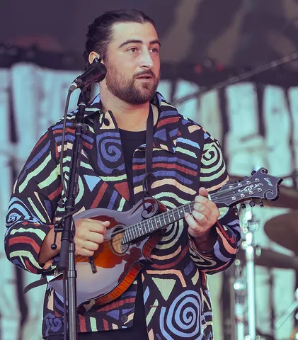 Image of Noah Kahan